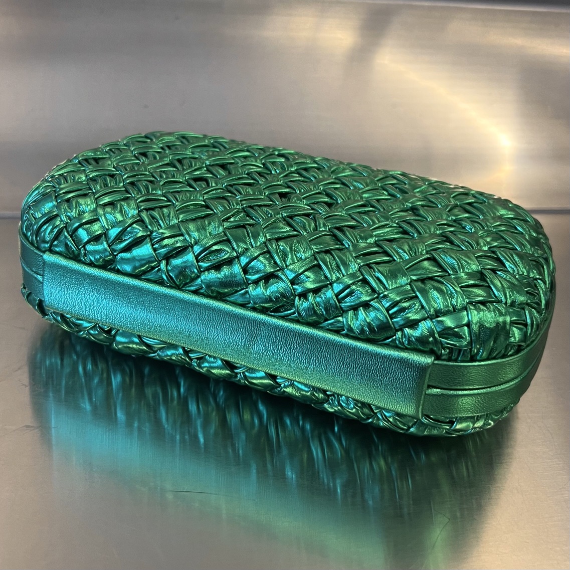 Knot Padded Intreccio Leather Clutch Green